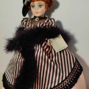 亞歷山大夫人 21 英寸圖盧茲勞特雷克娃娃